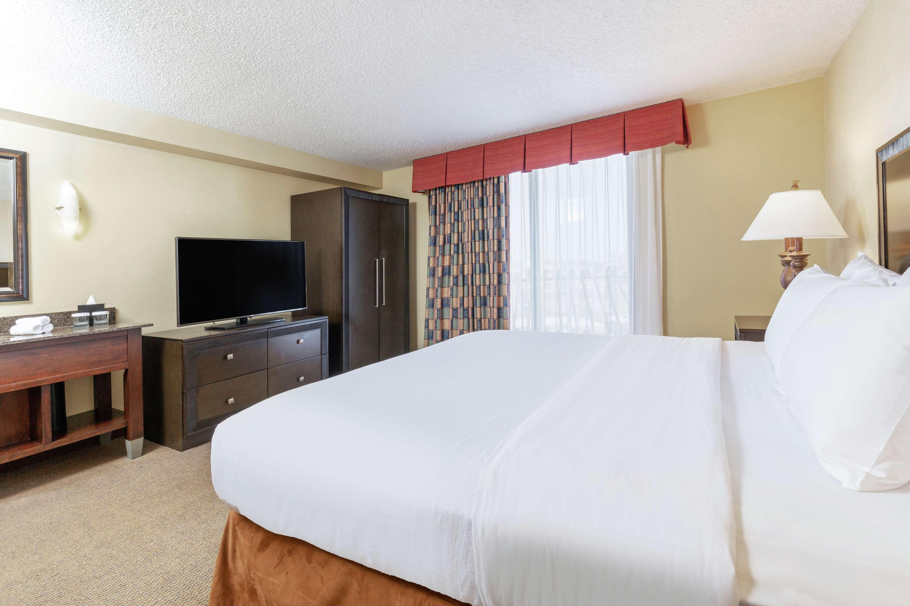 Embassy Suites By Hilton Kansas City Plaza Екстериор снимка