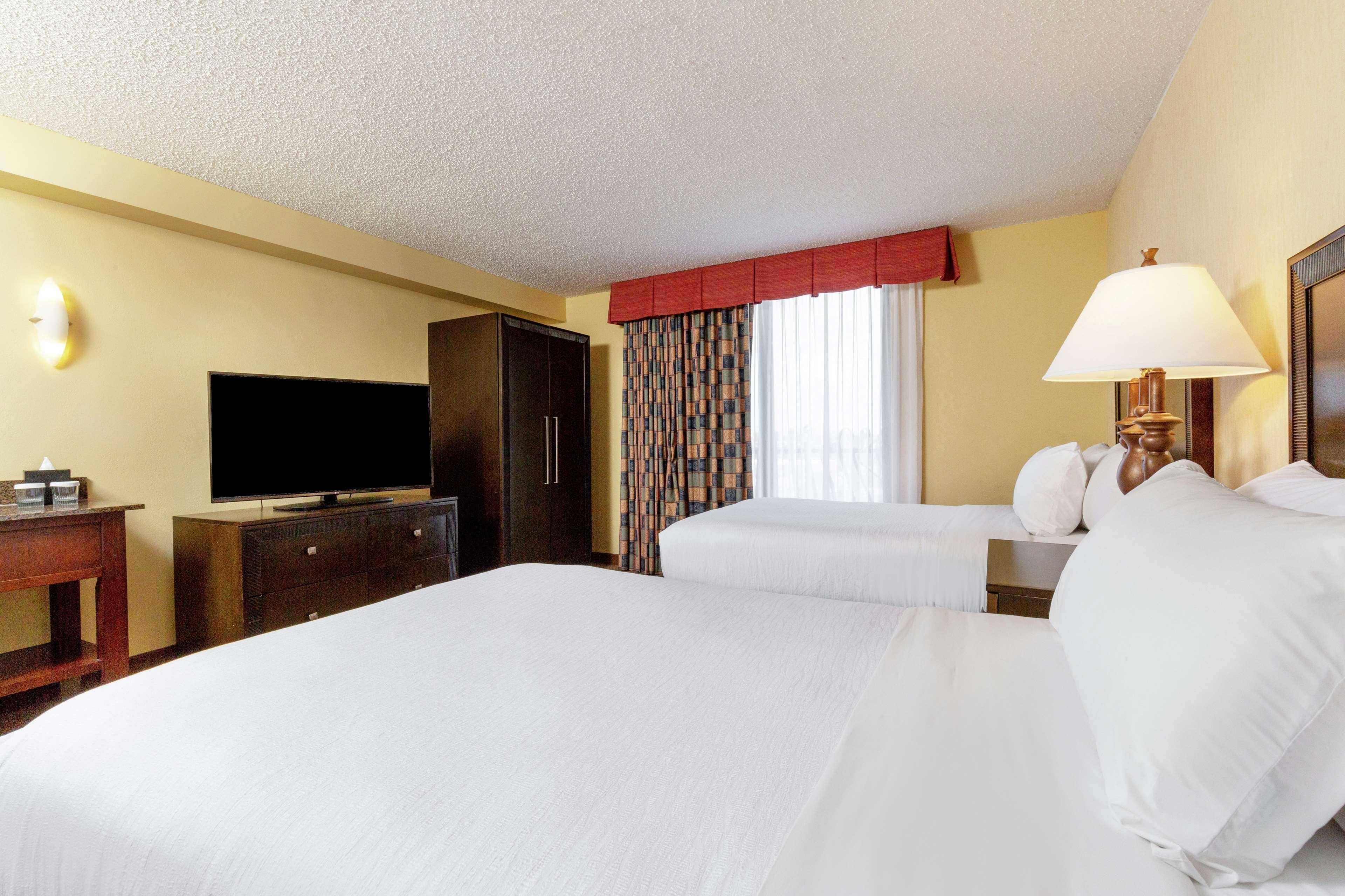 Embassy Suites By Hilton Kansas City Plaza Екстериор снимка