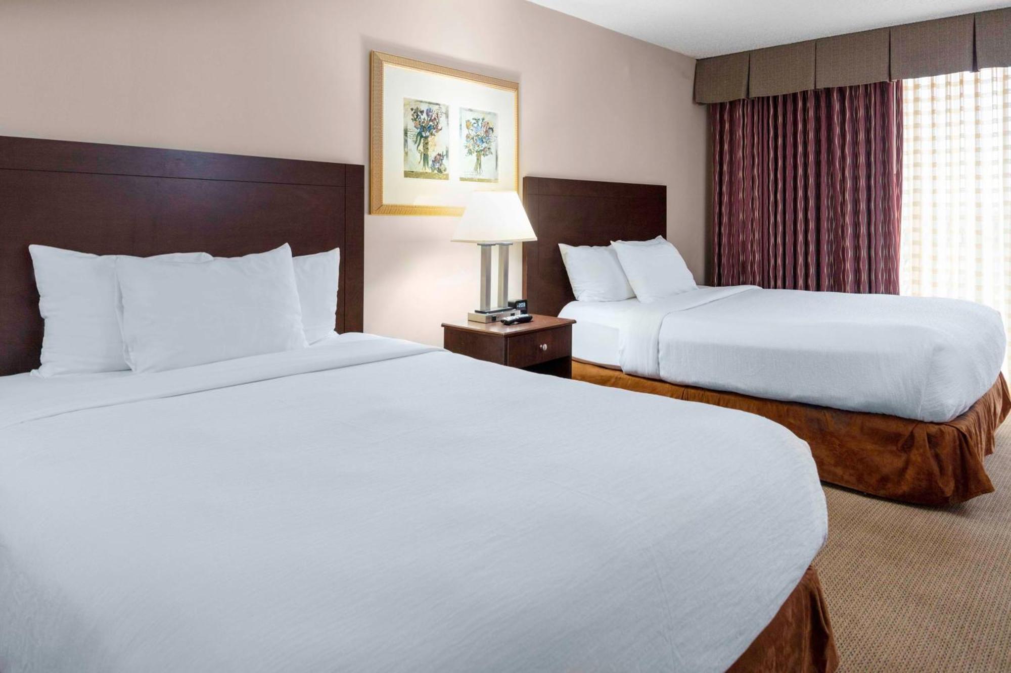 Embassy Suites By Hilton Kansas City Plaza Екстериор снимка