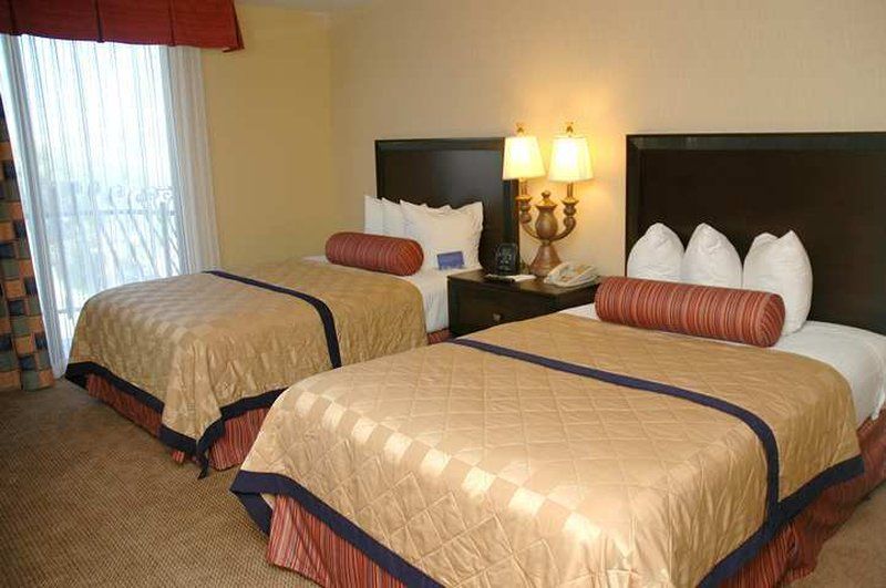 Embassy Suites By Hilton Kansas City Plaza Стая снимка